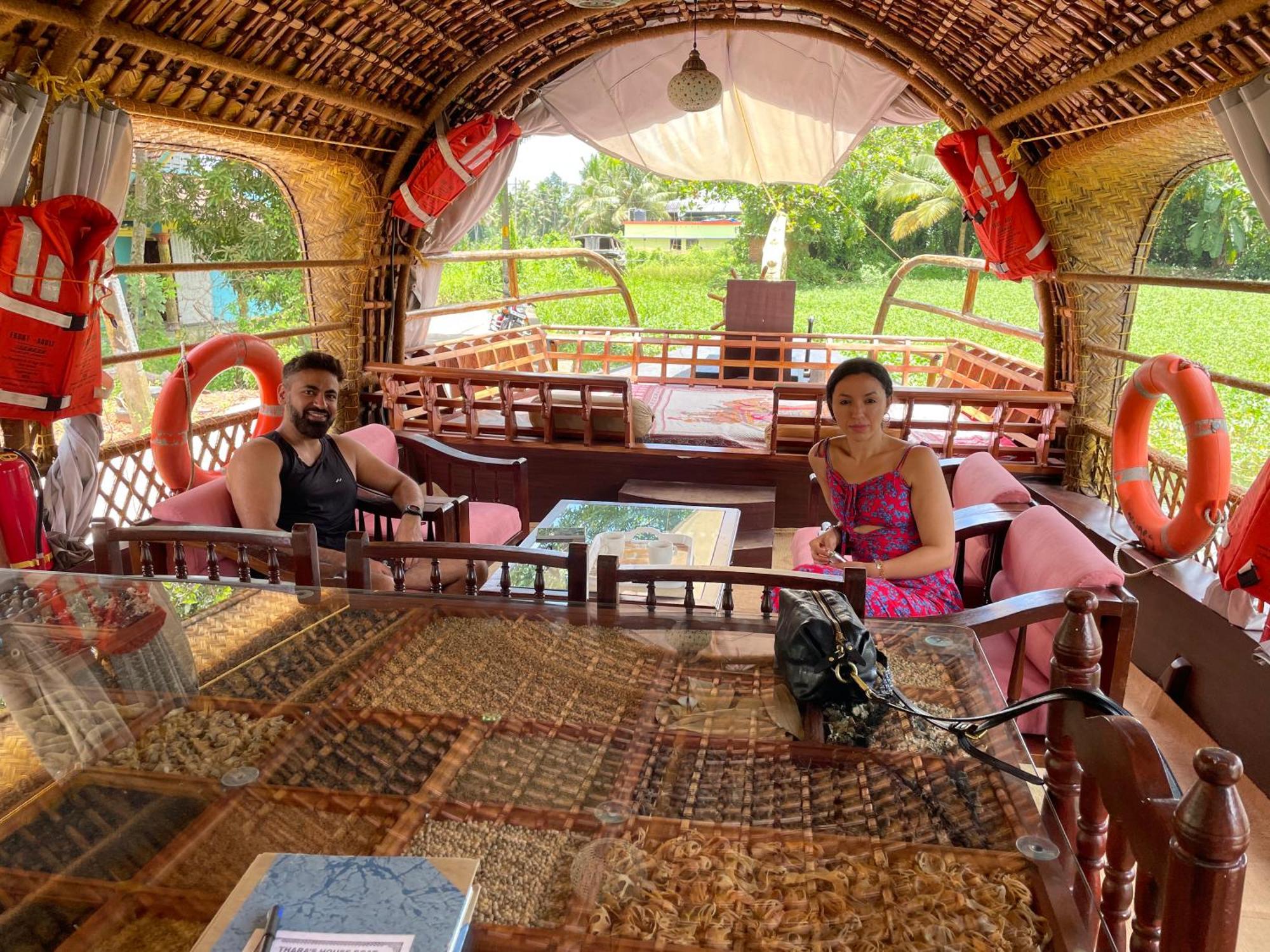 Thara'S Houseboat Hotel Alappuzha Bagian luar foto