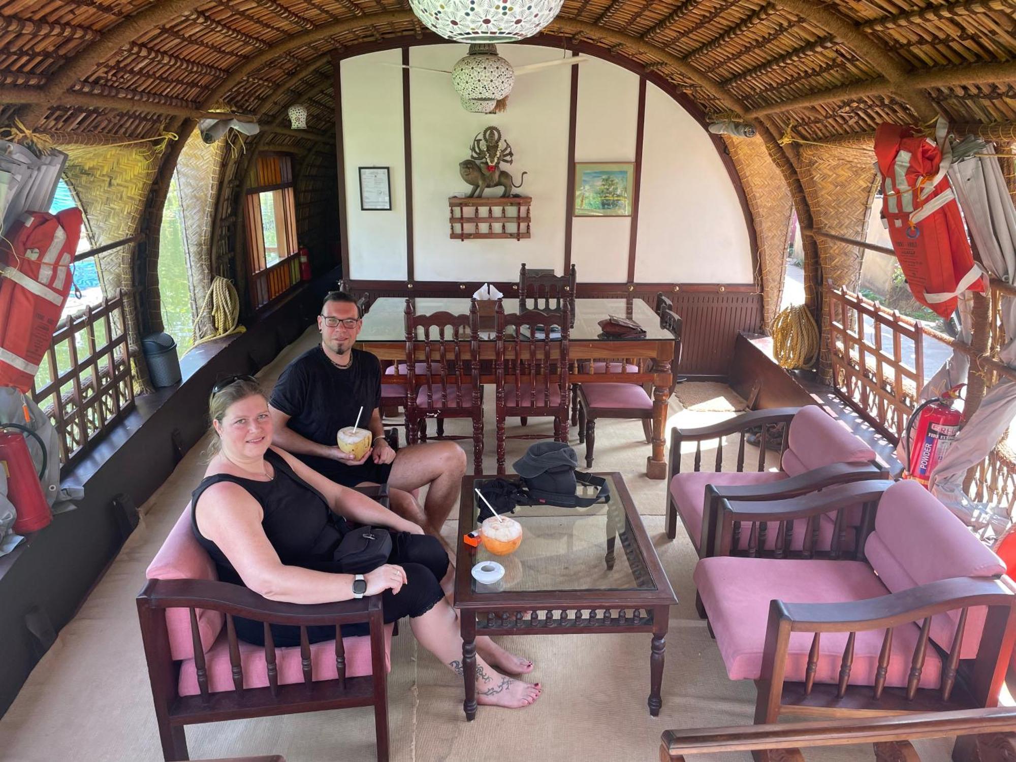 Thara'S Houseboat Hotel Alappuzha Bagian luar foto